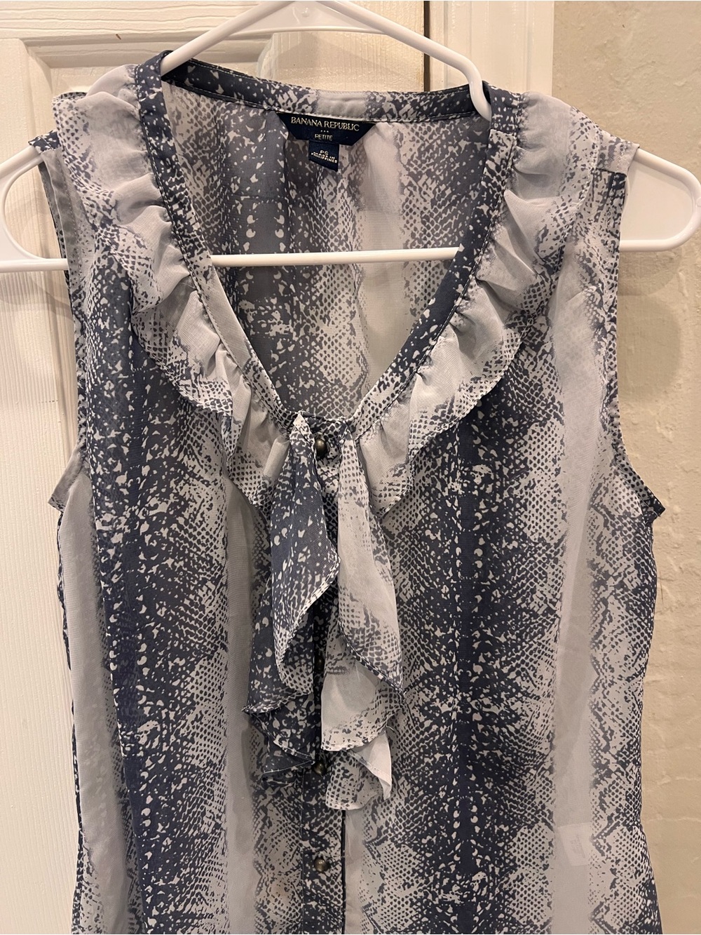 Banana Republic Sleeveless Ruffle V-Neck Blouse in Blue and White Snake-Print